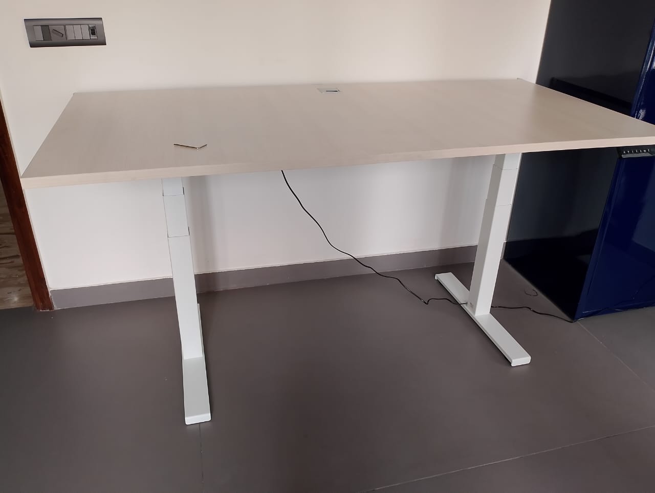 Why Every Remote Worker Should Invest in a Computer Table with ...