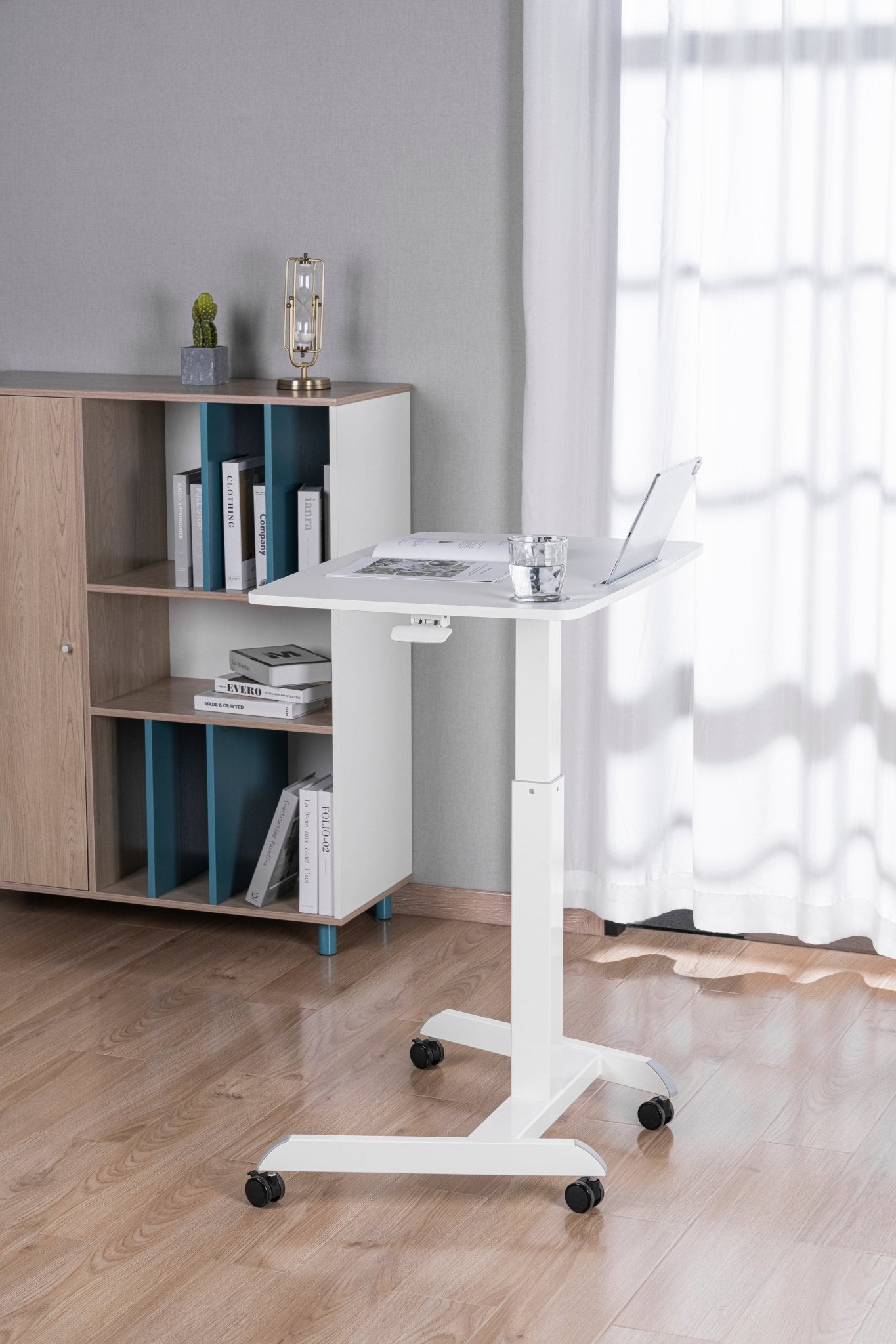 Laptop standing table